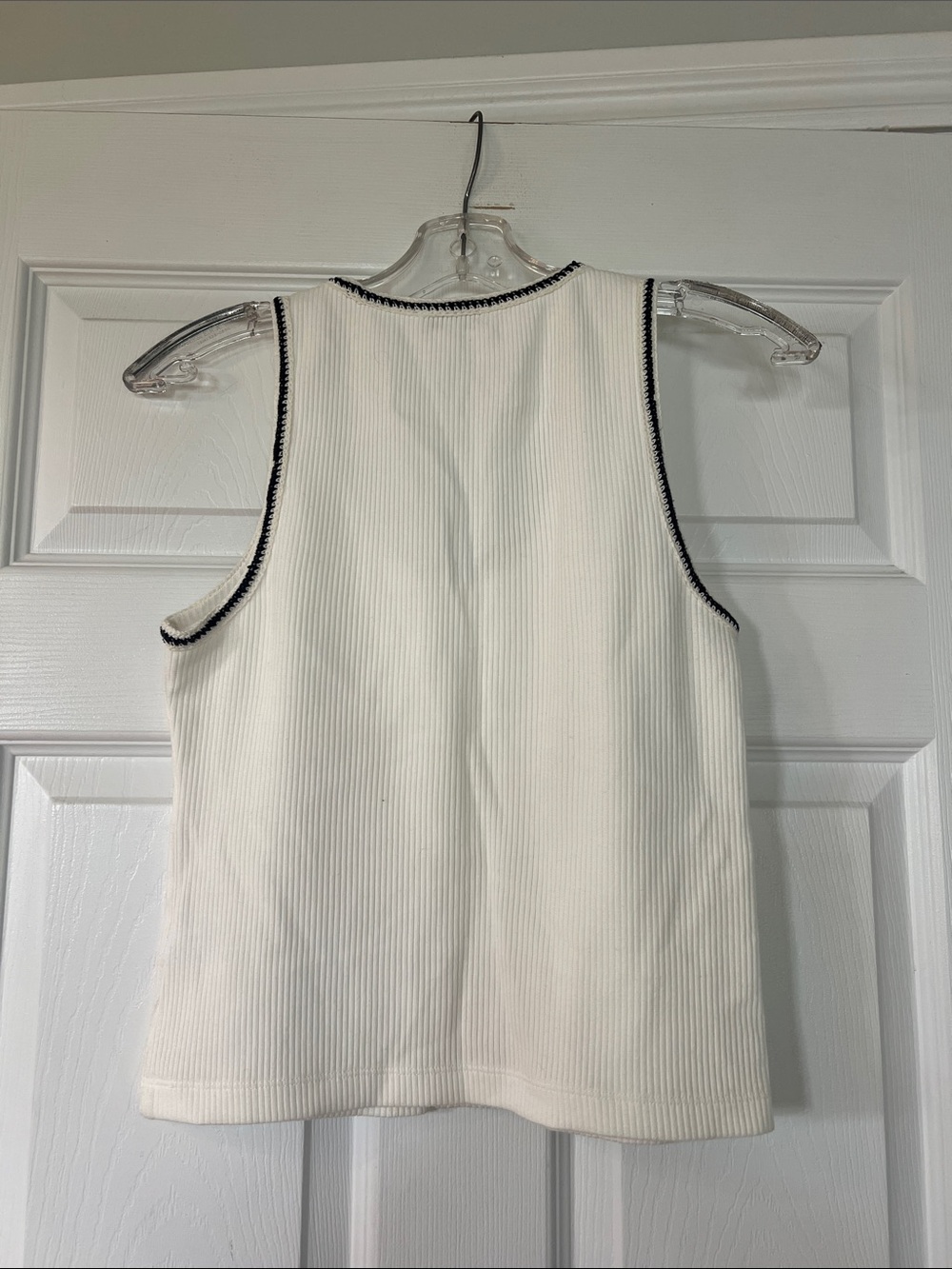 🌷6/$20🌷 Reitmans Ivory Ribbed Tank with Black Trim - Picture 4 of 4